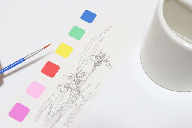 ダイソーの水だけでできる水彩絵の具つきぬりえ（花と果実）
