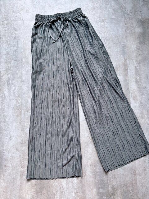 coca ウェーブプリーツパンツ チャコール