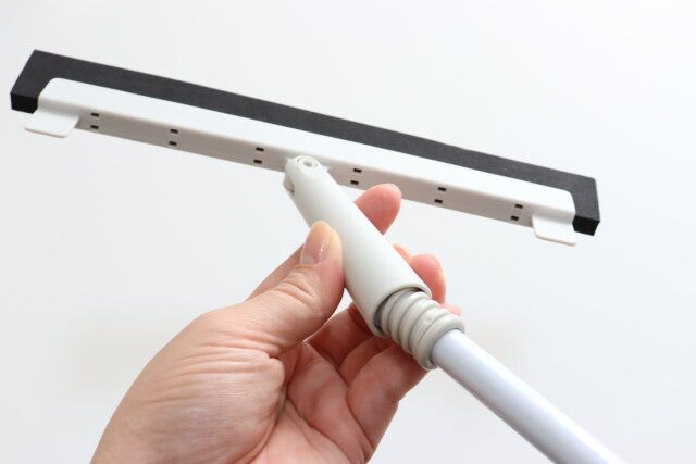 フロアラバーほうき 柄装着