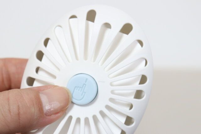 ダイソー ファブリーズ トイレ用消臭剤 使い方