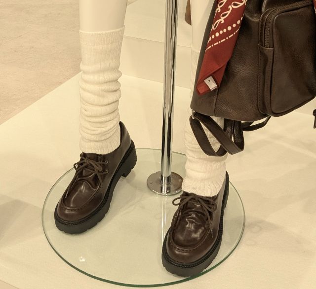 ブラウンのボリュームソールチロリアンシューズ