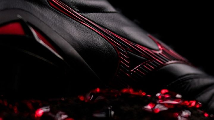 ミズノ、大人気サッカースパイク『モレリアネオ4』の限定カラーが発売中！“MIXモデル”も