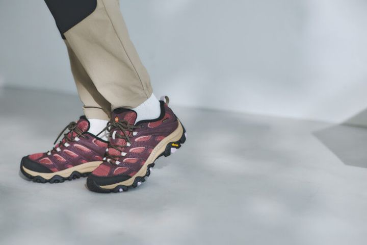 最新の“モアブ3”は、ミッドソールの弾発性やフットベッドなどを更新し、より快適な履き心地に！