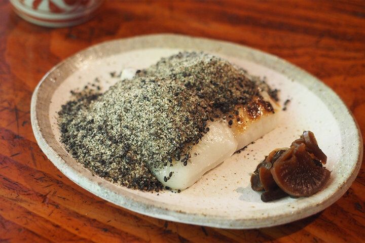 箱根旧街道で朝７時からオープン。江戸時代にタイムトリップしたような茅葺屋根の「甘酒茶屋」で癒やしのひとときを