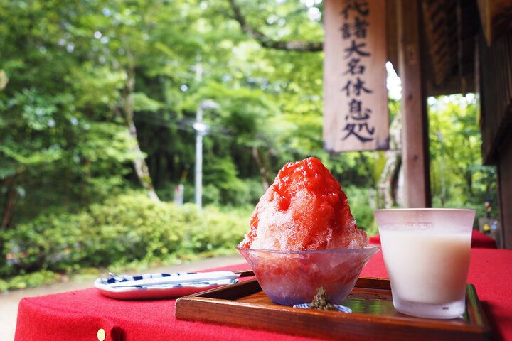 箱根旧街道で朝７時からオープン。江戸時代にタイムトリップしたような茅葺屋根の「甘酒茶屋」で癒やしのひとときを