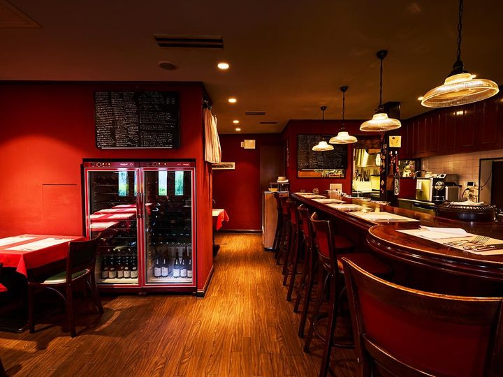 中目黒『ビストロ ミカミ』の内観