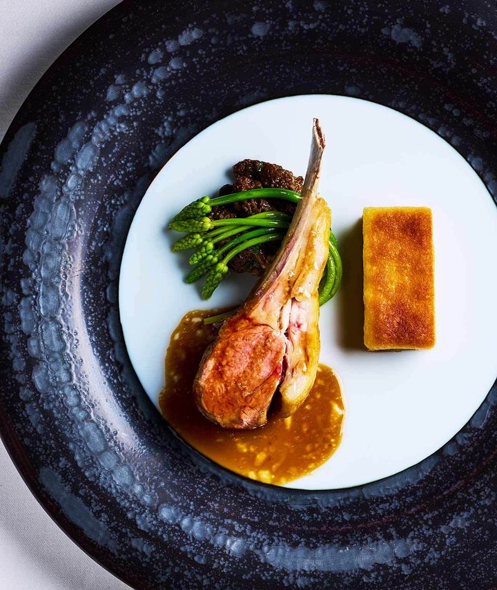 六本木『レストラン リューズ』の「仔羊のロースト」