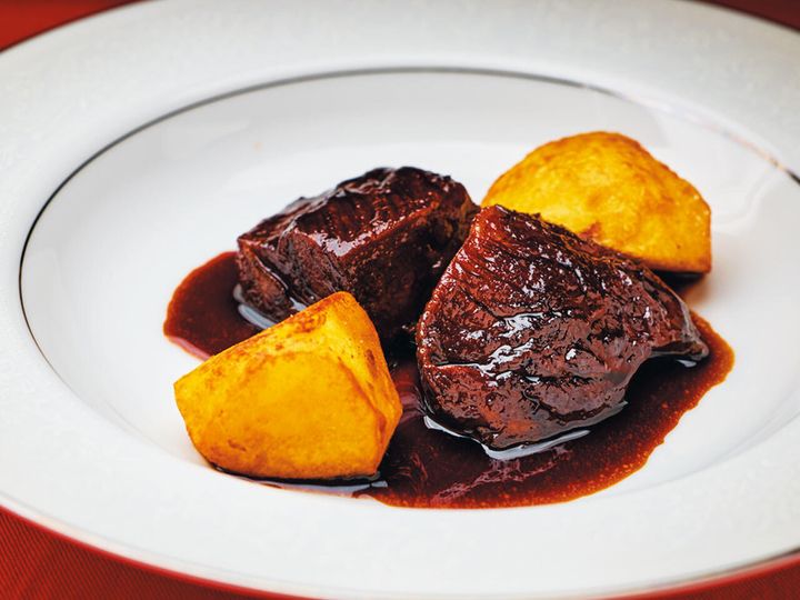 中目黒『ビストロ ミカミ』の「和牛ホホ肉の赤ワイン煮込み」