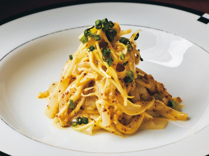 中目黒『ビストロ ミカミ』の「白イカとセロリのサラダ」