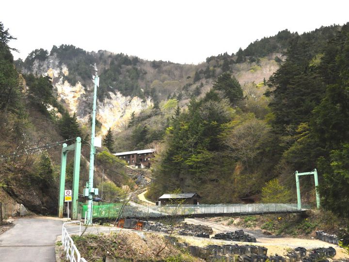 ラウンド後に温泉はいかが？今しか営業していない秘境で豊なゴルフ旅を