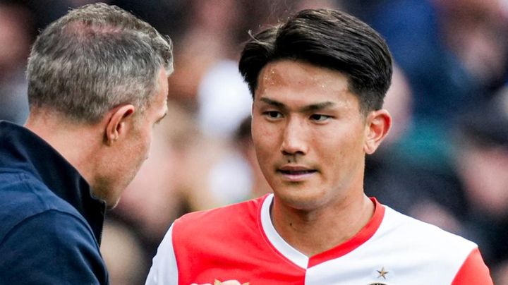 日本代表に復帰した28歳、オランダ名門のスター監督が称賛！「ずっとここでプレーしていたみたい」と大興奮