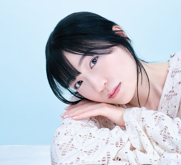 まえしま・あみ 1997年11月22日生まれ、埼玉県出身。7／23にリリースされた1stシングル『Wish for you』は、放送中のTVアニメ『公女殿下の家庭教師』（TOKYO MX、BS11ほか）のオープニングテーマ。アニメ内では主人公・アレンの妹「カレン」の声優としても活躍。