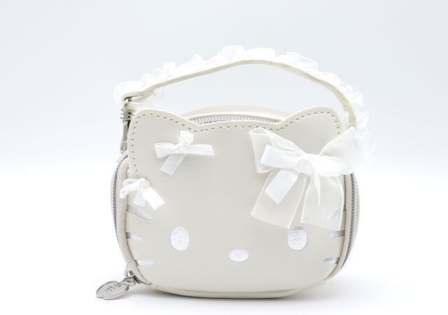 キティちゃんポーチの正面デザイン