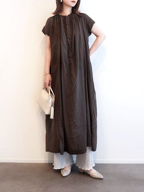 白パンツコーデ4