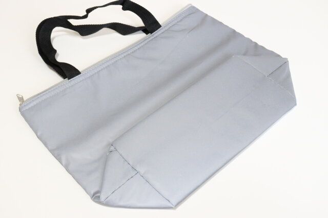 ダイソーの300円の保冷トートバッグ