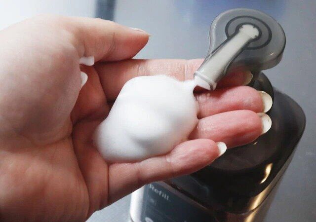 ダイソー 広口泡ボトル