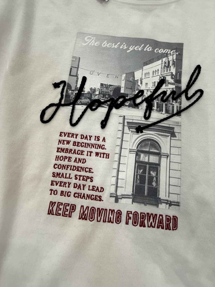 画像: フォトプリント & ロゴ刺繍が斬新！