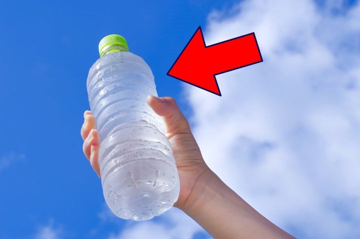 最初にペットボトルで販売されたのは…？