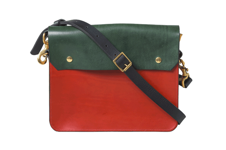 上品、かつ大胆に！〈KINGSLEY WALTERS STUDIO〉のショルダーバッグ