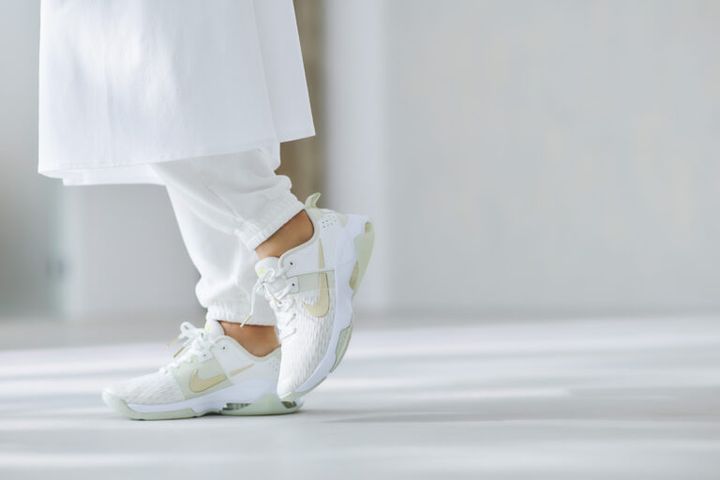 エア ズームは、足の形状により近い、立体的な形にデザインされたエアクッションのこと。