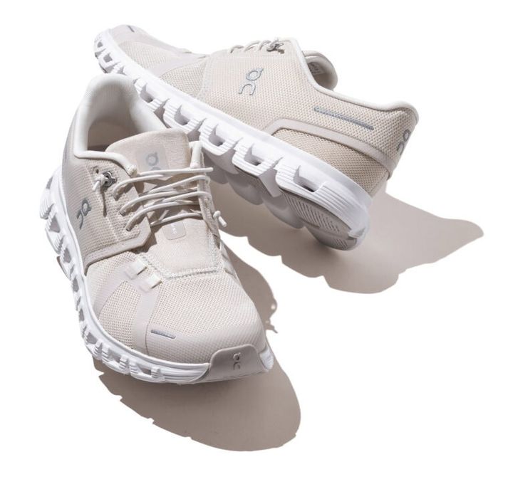 スニーカー¥18,700／オン（オン・ジャパン）