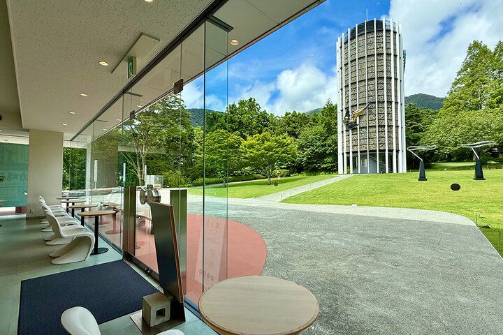 絶景を望む温泉足湯も♪ 歩いて、撮って、箱根の森でのんびりアートをめぐる「彫刻の森美術館」