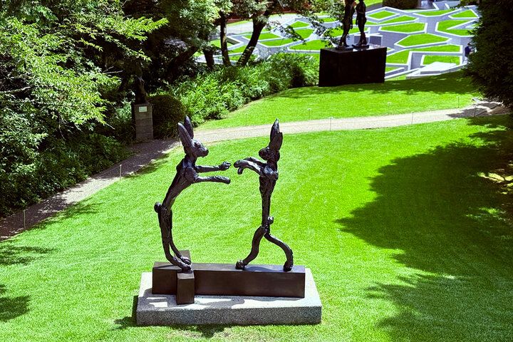 絶景を望む温泉足湯も♪ 歩いて、撮って、箱根の森でのんびりアートをめぐる「彫刻の森美術館」