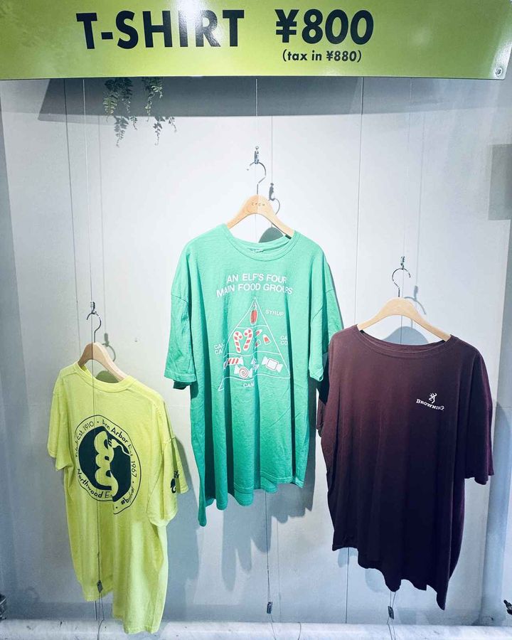 画像: Tシャツ各￥880〜／スリーコインズ www.3coins.jp
