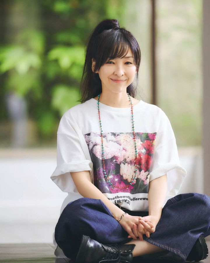 デニム4万6200円※参考価格（6397／S&T） ネックレス1万8700円（NATIVE AMERICAN JEWELRY）、ブーツ7万9200円（STURLNI／ともにジャーナル スタンダード ラックス 表参道店）