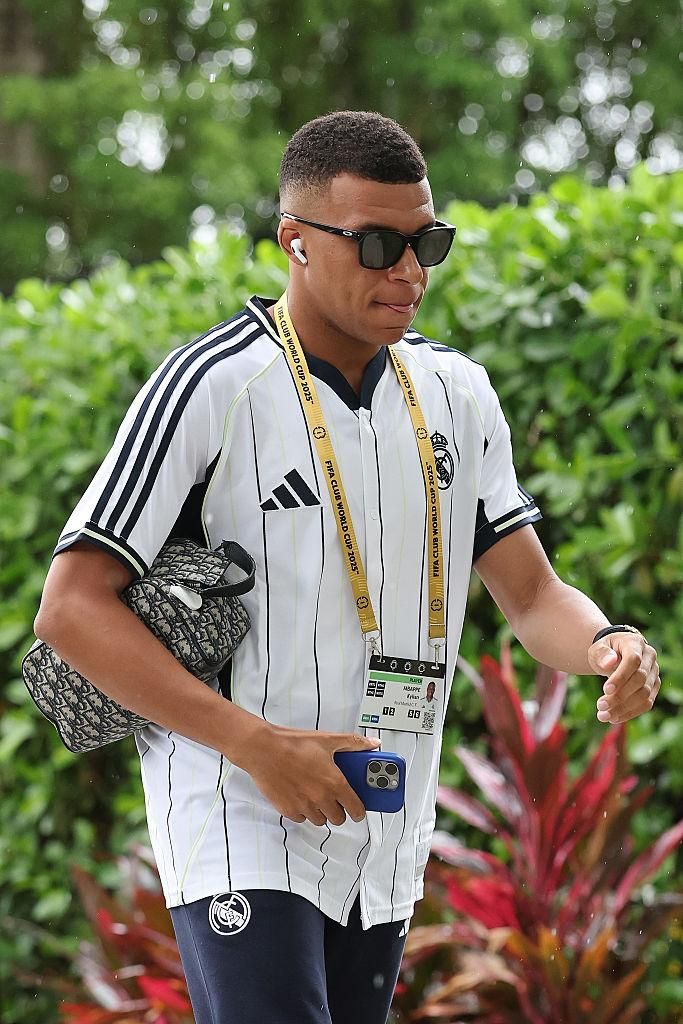 驚異の二刀流！「現役スター」ながらサッカークラブを所有者する5名