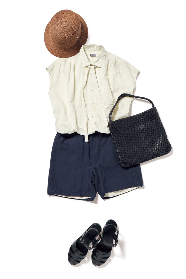 上品さと涼しさ、どちらも妥協したくない時にセレクトしたいネイビーコーデ5選