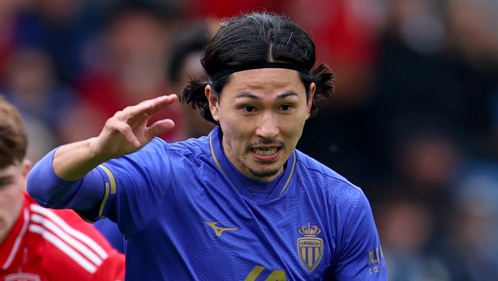 30歳日本代表MF、名門相手にスライディングボレーで美ゴール！「完璧な形」と海外称賛