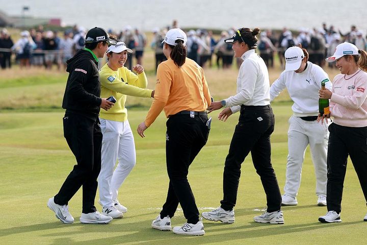 24歳山下美夢有選手、全英オープン優勝！サッカー日本代表レジェンドOBも画面キャプチャで祝福