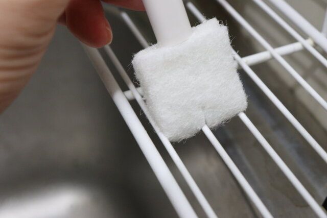 無印良品の隙間掃除シリーズ スポンジは魚焼きグリルの網にフィットして洗いやすい