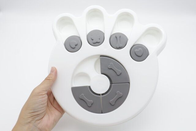 ダイソー ペット知育玩具 ノーズワークパズル