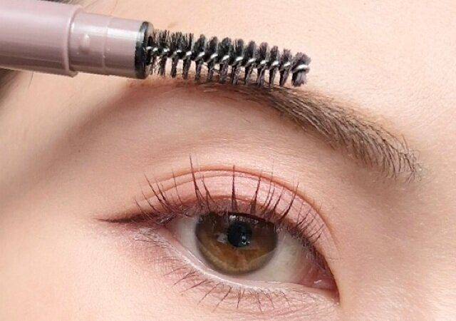 眉頭を描くのはすぐにやめるべし