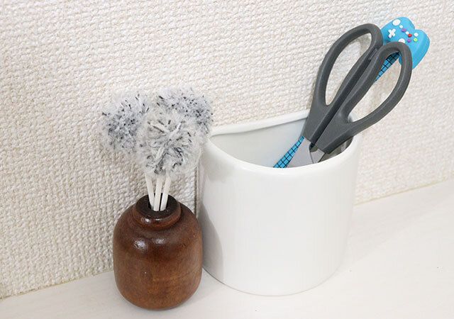 ダイソーのミニ植木鉢は背面がフラットで壁際に置きやすい