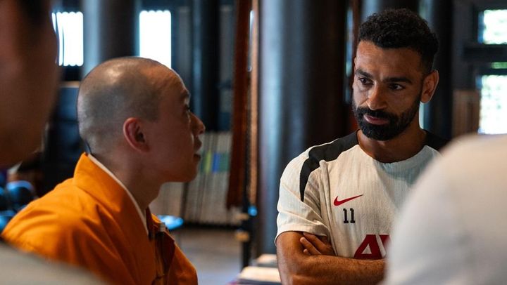 来日した世界的スター選手、日本の寺院に感銘！「ウソつかないで！」とチームメイトはケーキ画像に突っ込む