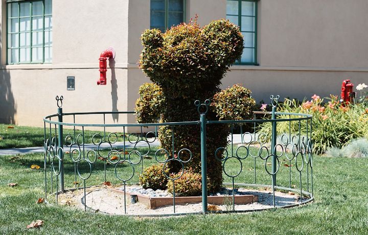 至る所に潜む、あのモチーフ。隠れミッキー探しが楽しすぎる！