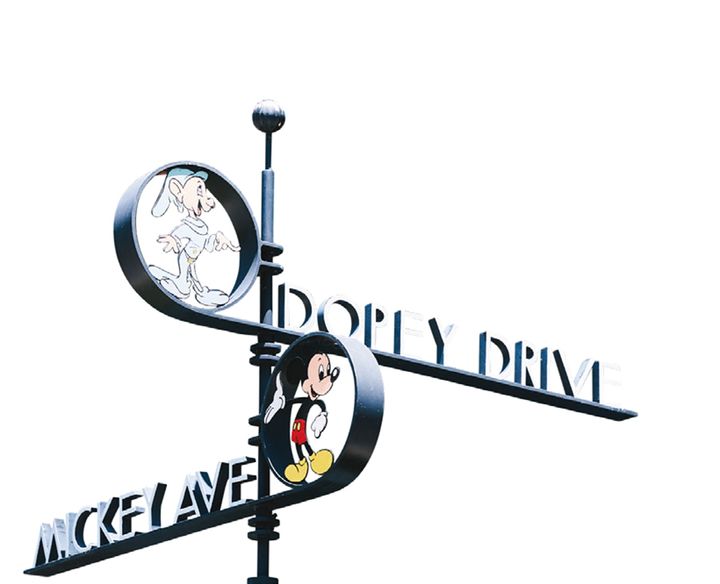 1941年の初実写映画の小道具なんです！