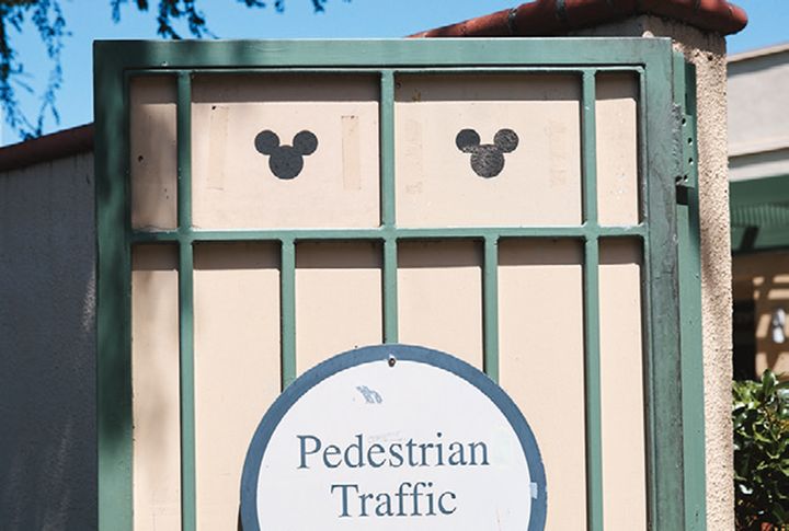 至る所に潜む、あのモチーフ。隠れミッキー探しが楽しすぎる！