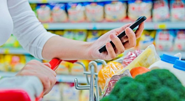 買う物をメモして、それ以外は「安いから」「使うかも」などと理由をつけて買わないこと。