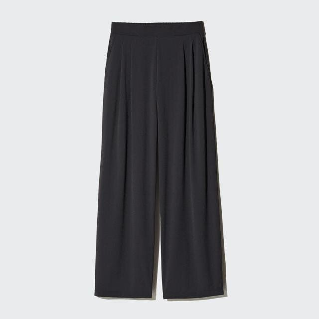 ユニクロのウルトラストレッチアクティブワイドパンツ