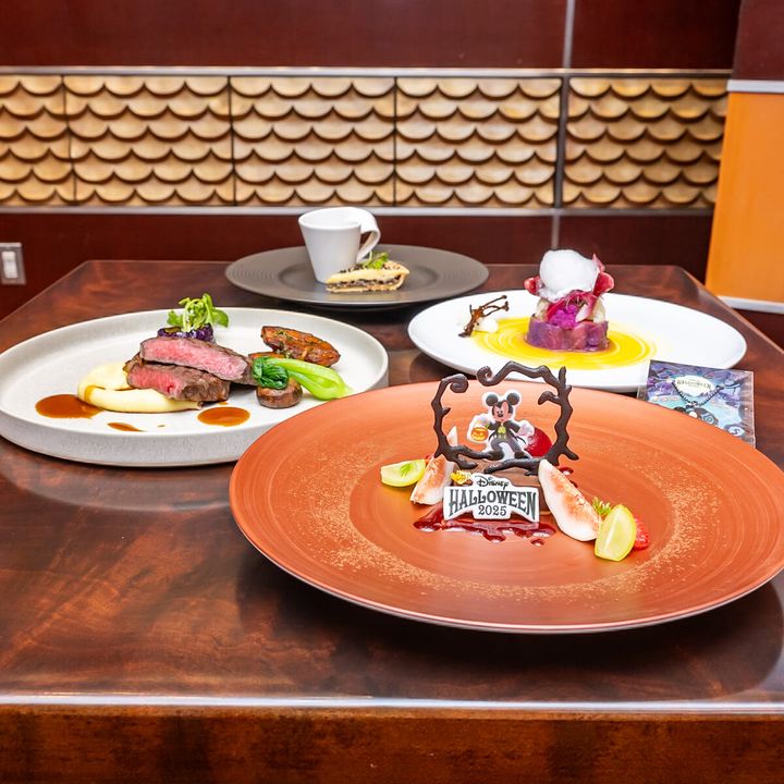 ディズニーアンバサダーホテル「エンパイア・グリル」“ディズニー・ハロウィーン2025”スペシャルメニュー