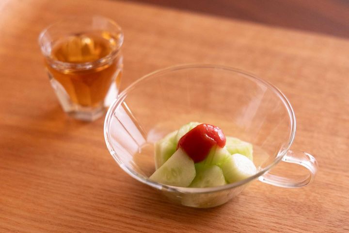 きゅうりのみずみずしさをグレードアップさせた「翡翠きゅうり 梅のせ」