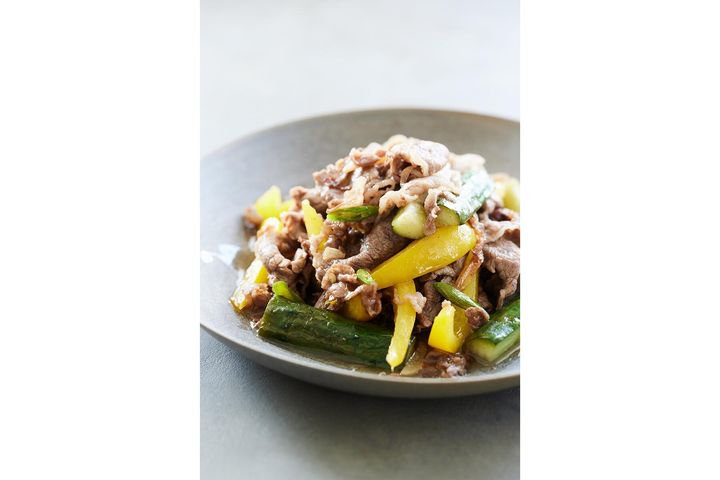 ご飯が進む旨味と酸味！“塩水漬けと牛肉、パプリカの炒めもの”