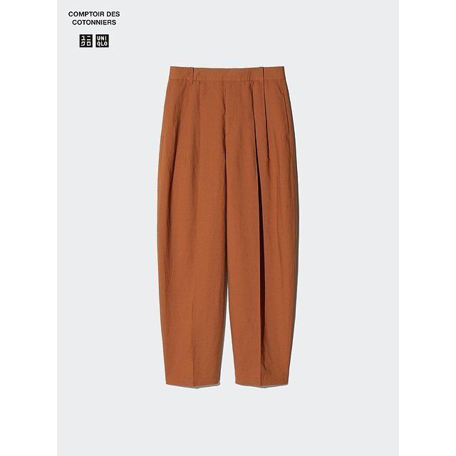 ユニクロのリネンブレンドバレルレッグパンツ