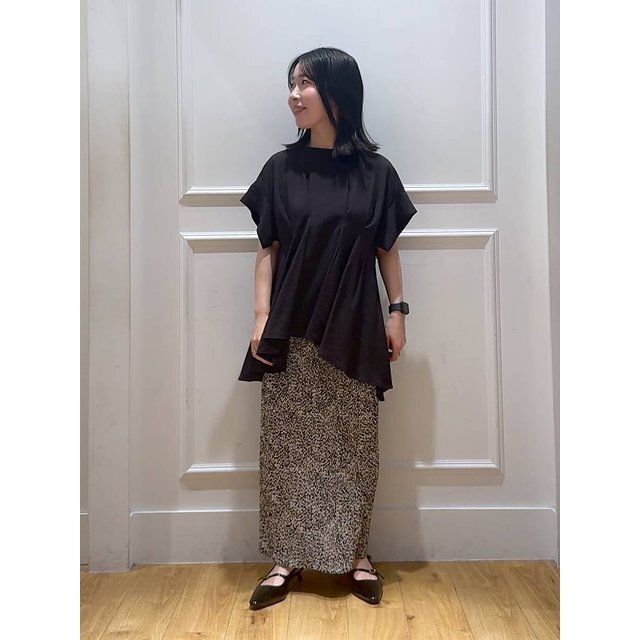 黒ブラウスコーデ5