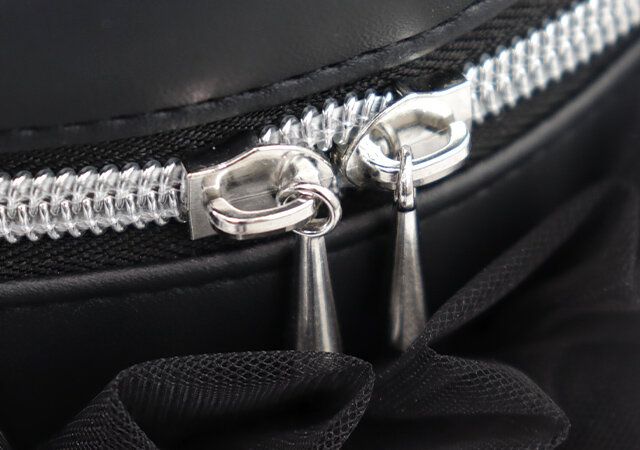 シルバーファスナー