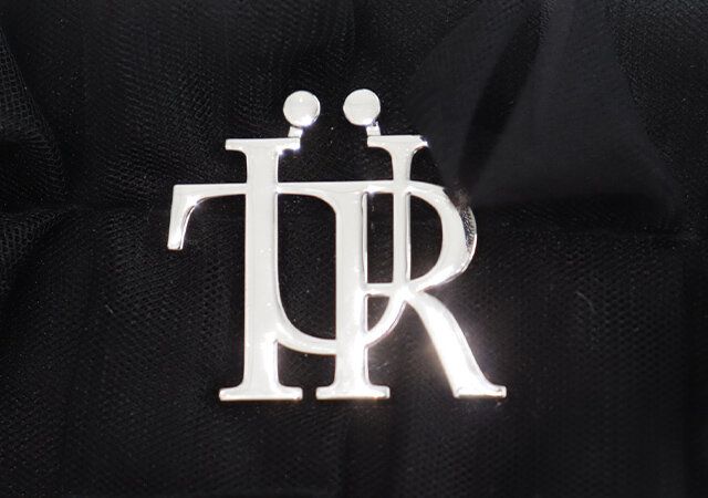 ブランドロゴプレート